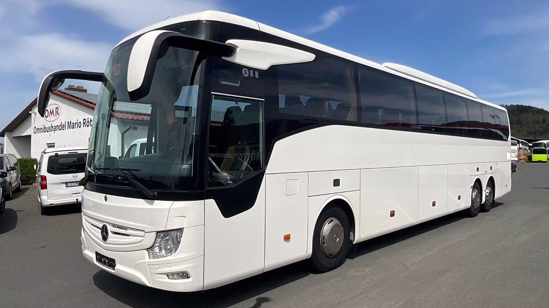 Luxury Coaches for Larger Groups